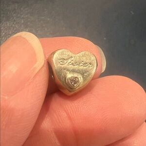 Pandora Heart ‘Sister’ Charm